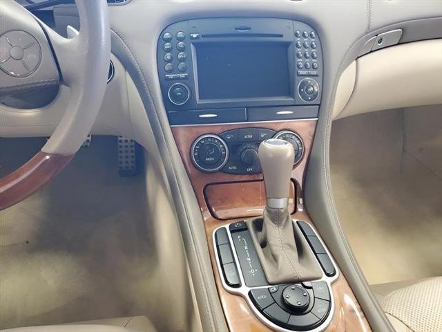 Used 2009 Mercedes-Benz SL 550 w/ Premium I Pkg image 13