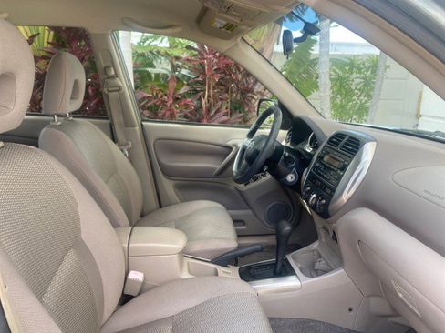 Used 2005 Toyota RAV4 2WD image 98