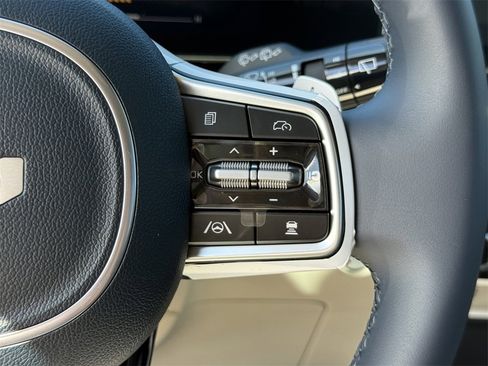 New 2026 Kia Carnival EX image 29