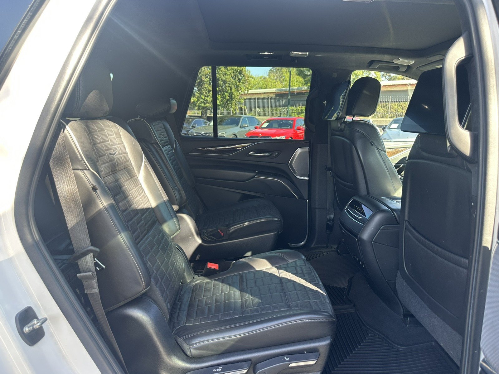 Used 2021 Cadillac Escalade Sport Platinum w/ LPO, ONYX Package AWD/4WD image 21
