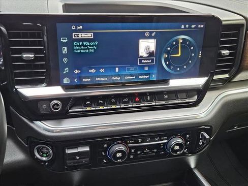 Used 2023 Chevrolet Silverado 1500 High Country w/ High Country Premium Package image 12