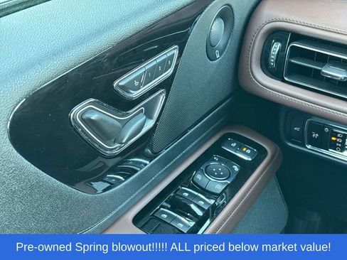 Used 2025 Lincoln Aviator Reserve AWD/4WD image 35