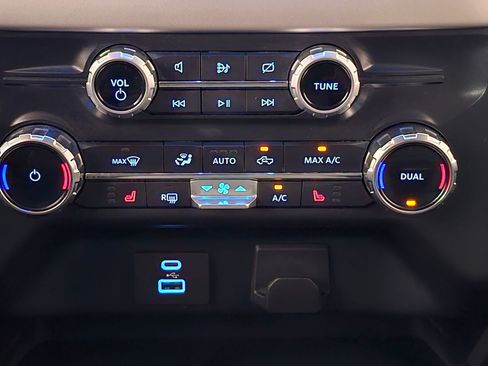 Used 2022 Ford F150 XLT w/ Equipment Group 302A High AWD/4WD image 11
