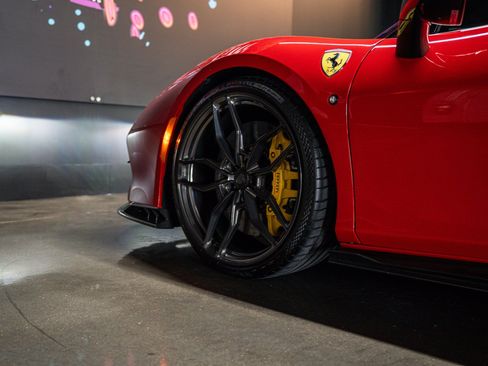 Used 2021 Ferrari F8 Tributo RWD image 18