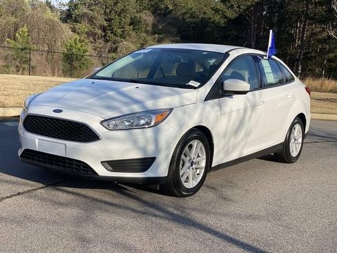 Certified 2018 Ford Focus SE image 11