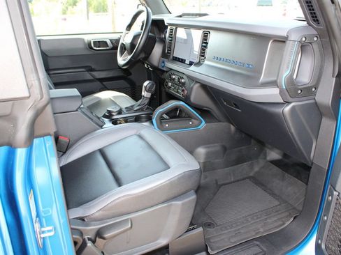 Used 2024 Ford Bronco Black Diamond AWD/4WD image 6