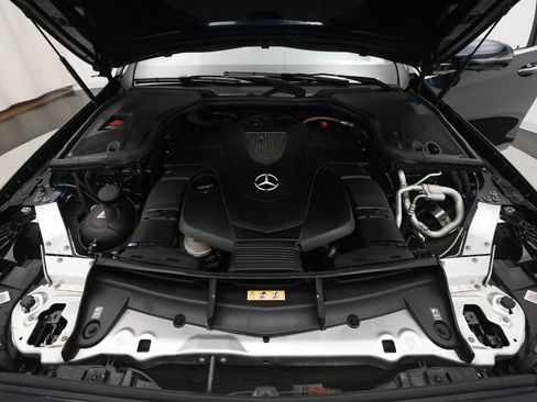 Used 2020 Mercedes-Benz E 450 4MATIC Wagon image 3