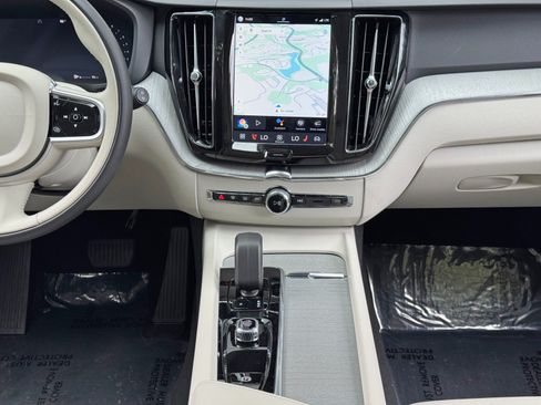 Used 2025 Volvo XC60 B5 Plus w/ Climate Package AWD/4WD image 23