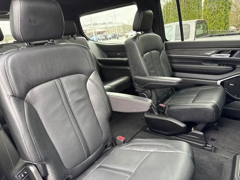 Used 2022 Jeep Wagoneer Series III w/ Premium Group I image 23