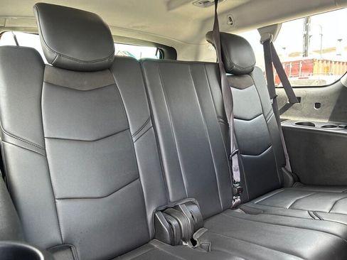 Used 2017 Cadillac Escalade ESV Premium Luxury AWD/4WD image 33