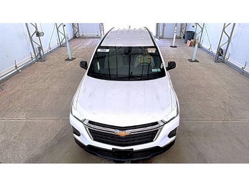 Used 2023 Chevrolet Traverse LS AWD/4WD image 2