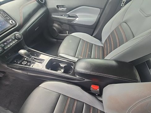 Used 2023 Nissan Kicks SR w/ SR Premium Package FWD image 29