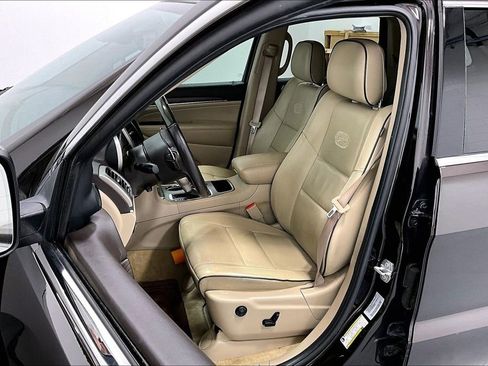 Used 2017 Jeep Grand Cherokee Overland w/ Jeep Active Safety Group image 33