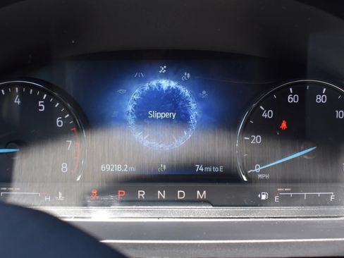 Used 2020 Ford Explorer XLT w/ Equipment Group 202A AWD/4WD image 81