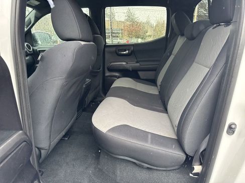 Used 2020 Toyota Tacoma TRD Sport AWD/4WD image 34