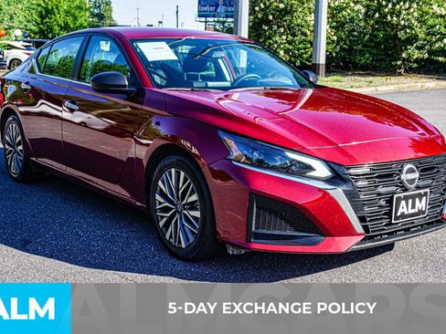 Used 2024 Nissan Altima 2.5 SV FWD image 4
