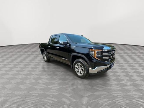 Used 2025 GMC Sierra 1500 SLT AWD/4WD image 2