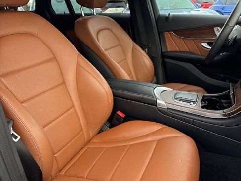 Used 2022 Mercedes-Benz GLC 300 4MATIC image 35