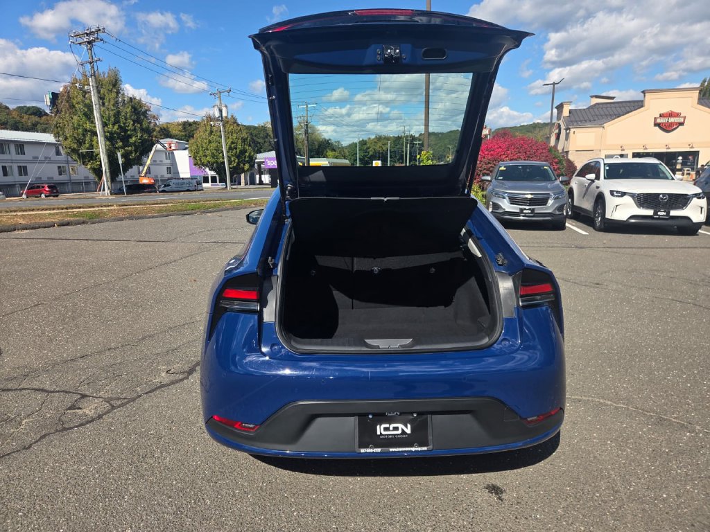 Used 2025 Toyota Prius LE FWD image 16