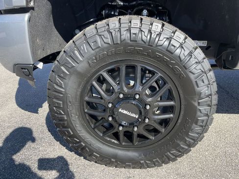 New 2026 Chevrolet Silverado 3500 High Country w/ High Country Premium Package AWD/4WD image 10