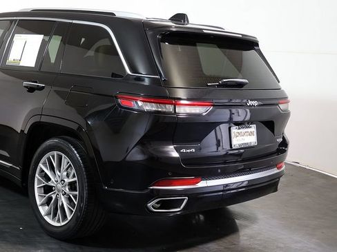 Used 2023 Jeep Grand Cherokee Summit w/ Luxury Tech Group V AWD/4WD image 11
