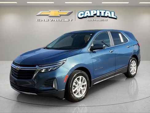 Used 2024 Chevrolet Equinox LT image 2