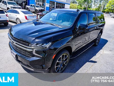 Used 2022 Chevrolet Suburban RST w/ Sport Performance Package AWD/4WD image 19
