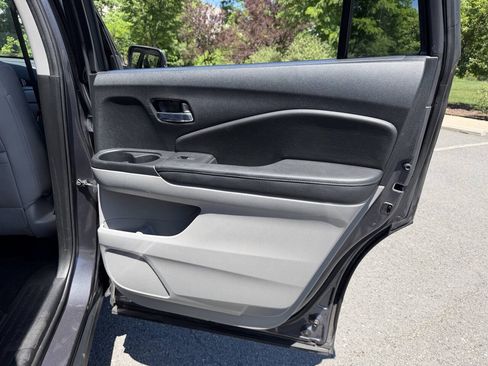 Used 2017 Honda Pilot EX-L image 27