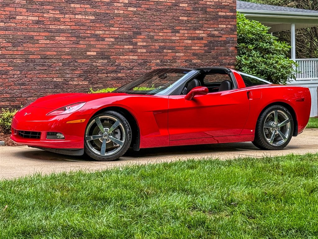 Used 2008 Chevrolet Corvette Coupe w/ Preferred Equipment Group RWD image 15