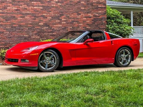 Used 2008 Chevrolet Corvette Coupe w/ Preferred Equipment Group RWD image 15