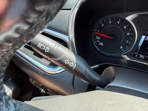 Used 2018 Chevrolet Equinox LT w/ Sun & Infotainment Package AWD/4WD image 26