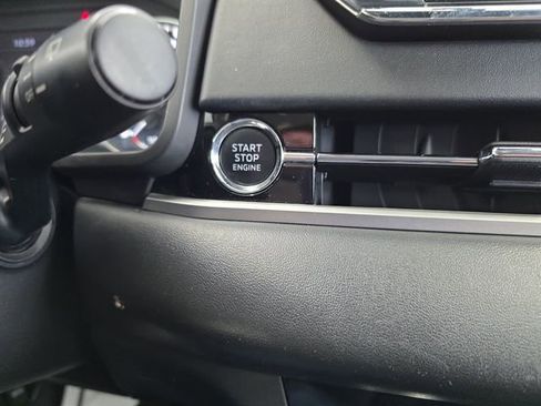 Used 2022 Mitsubishi Outlander SE image 23