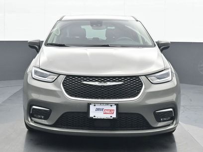 Used 2023 Chrysler Pacifica Touring-L
