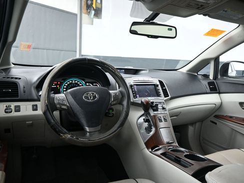 Used 2010 Toyota Venza Base image 18