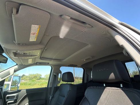 Used 2019 GMC Sierra 2500 Denali w/ Duramax Plus Package AWD/4WD image 15