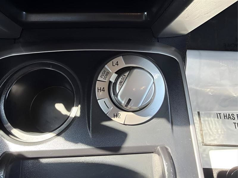 Used 2016 Toyota 4Runner SR5 AWD/4WD image 40