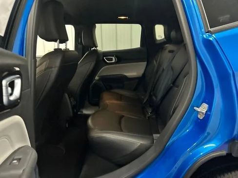 Used 2025 Jeep Compass Limited AWD/4WD image 12