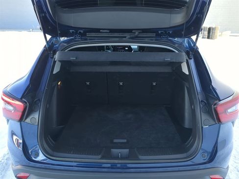 Used 2024 Chevrolet Trax LT w/ LT Convenience Package image 39