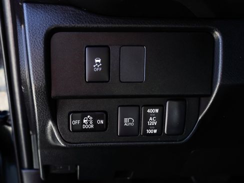 Used 2020 Toyota Tacoma TRD Sport w/ Technology Package AWD/4WD image 18