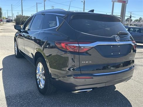 Used 2018 Buick Enclave Premium w/ Experience Buick Package image 8