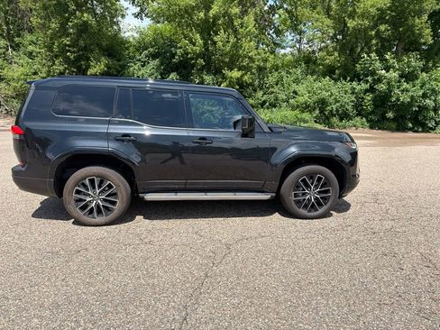 Used 2025 Lexus GX 550 w/ Accessory Package (2T) AWD/4WD image 24