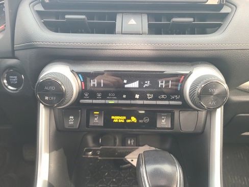 Used 2019 Toyota RAV4 XLE image 27