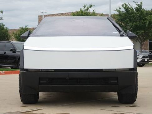 Used 2024 Tesla Cybertruck AWD Crew Cab image 2