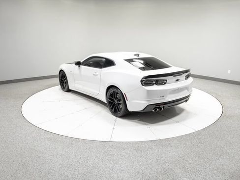 Used 2020 Chevrolet Camaro LT w/ 1LE Track Performance Package RWD image 27