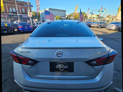 Used 2022 Nissan Altima 2.5 SV image 6
