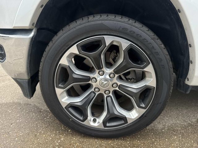 Used 2019 RAM 1500 Limited RWD image 9