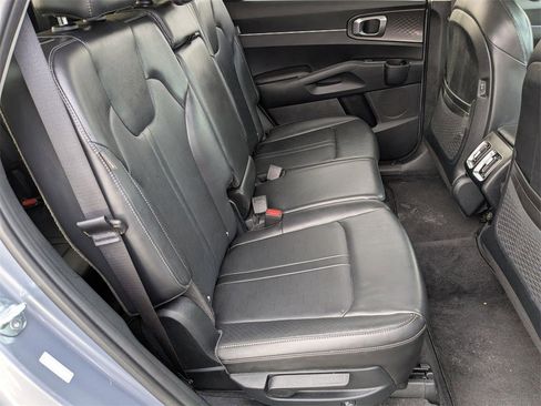 Used 2024 Kia Sorento S image 37