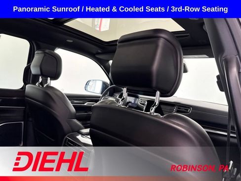 Used 2023 Jeep Wagoneer L 4WD w/ Premium Group I image 16
