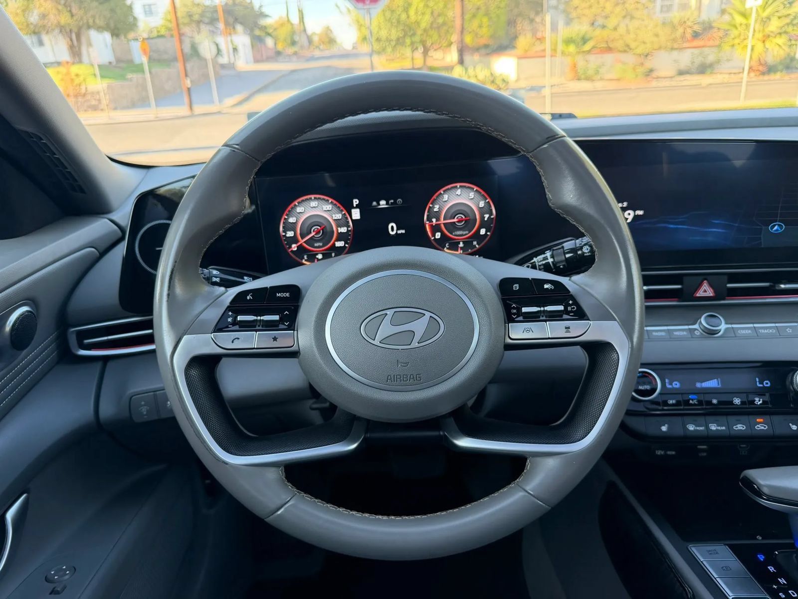 Used 2024 Hyundai Elantra SEL w/ Convenience Package FWD image 21