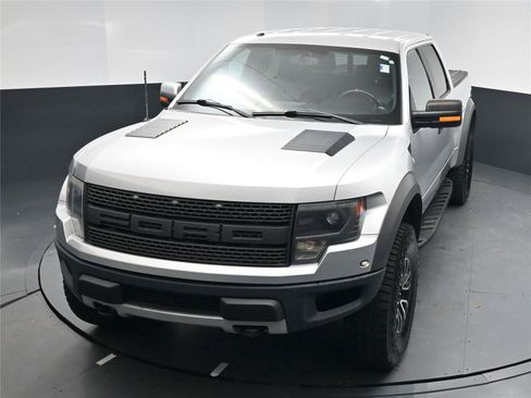 Used 2014 Ford F150 Raptor w/ Equipment Group 801A Luxury image 9
